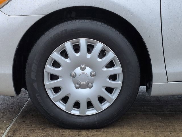 Used 2011 Toyota Camry image 10