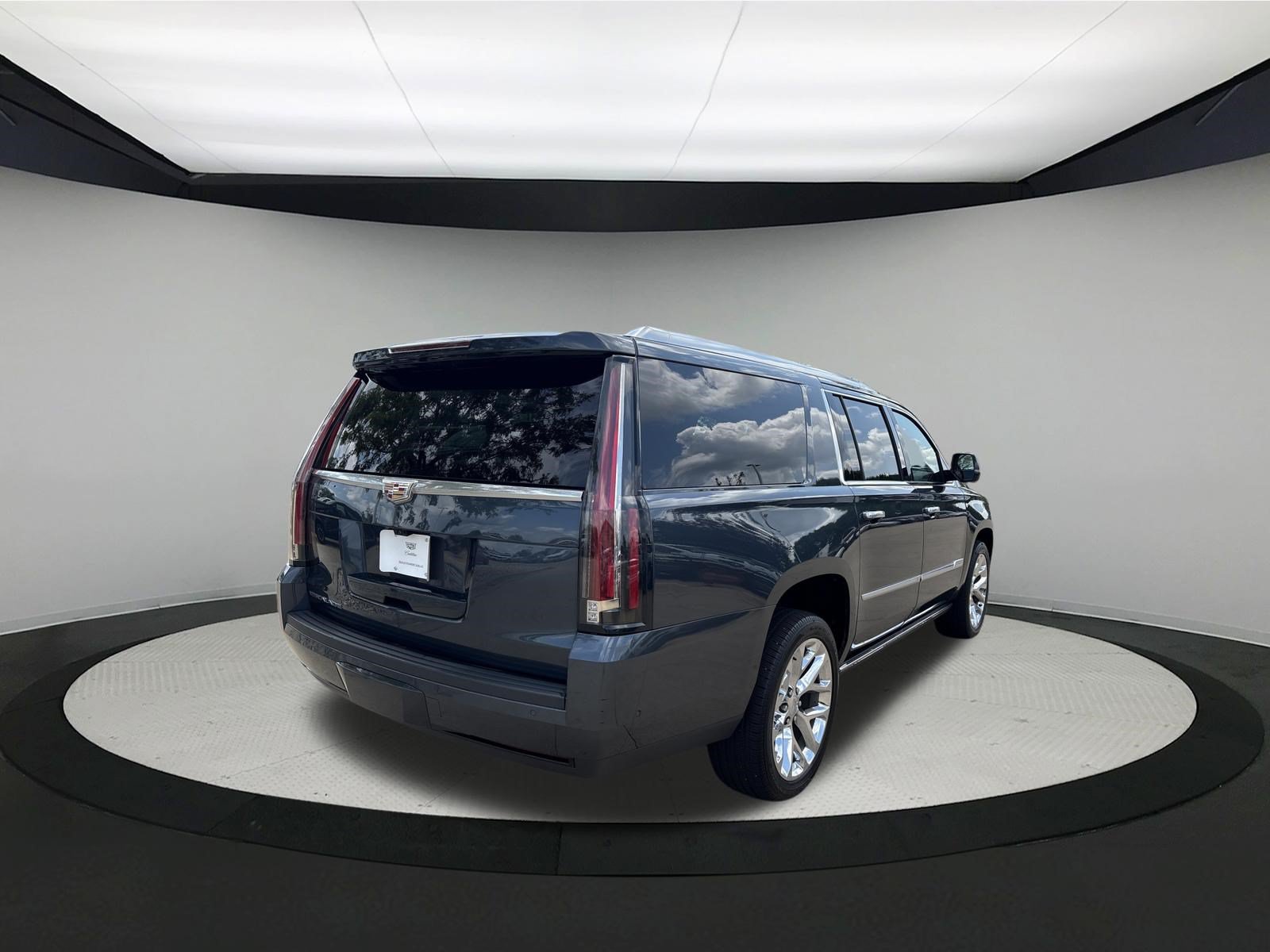 Used 2019 Cadillac Escalade ESV Premium Luxury AWD/4WD image 5