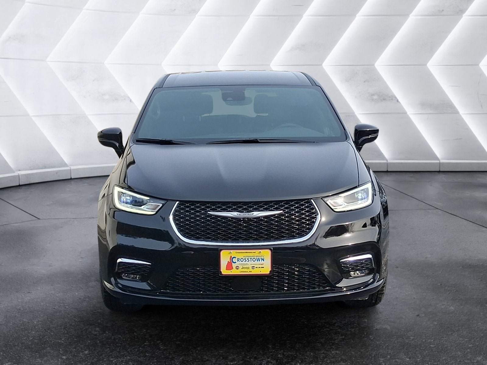 New 2026 Chrysler Pacifica Select image 9