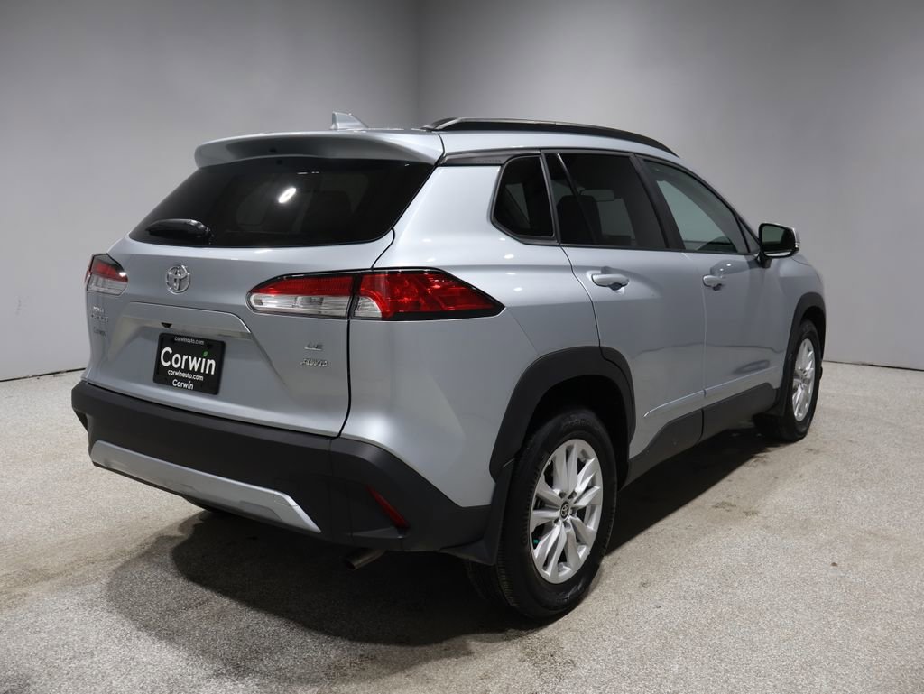 Used 2023 Toyota Corolla Cross LE w/ Moonroof Package image 2