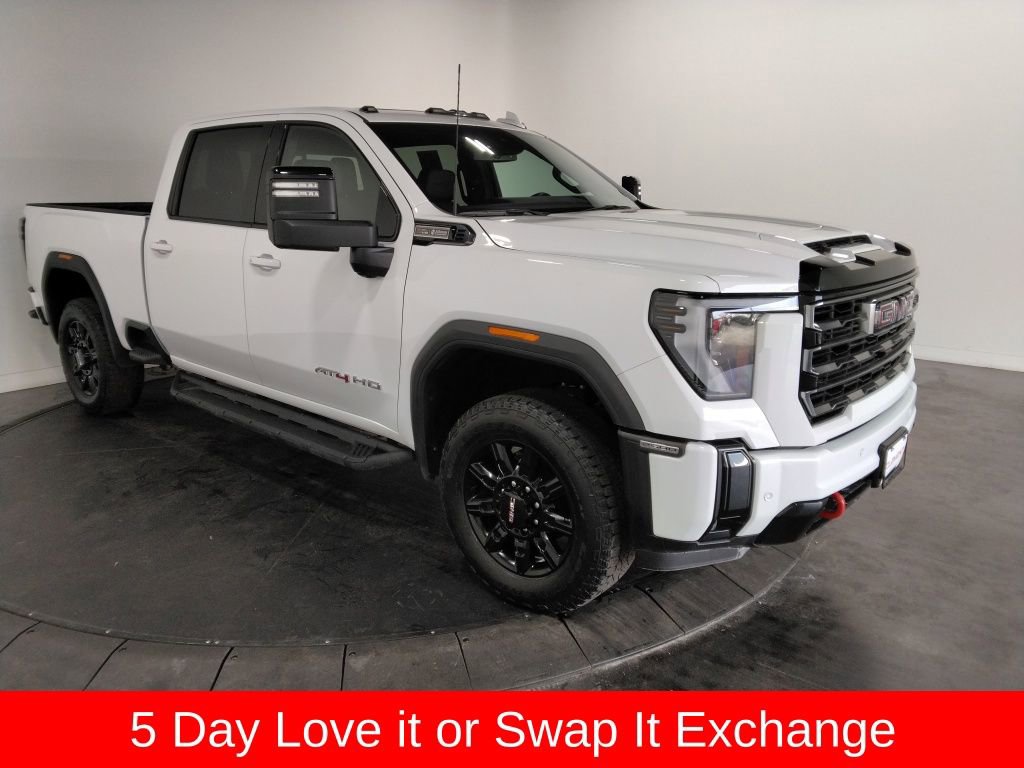 Used 2025 GMC Sierra 2500 AT4 image 3