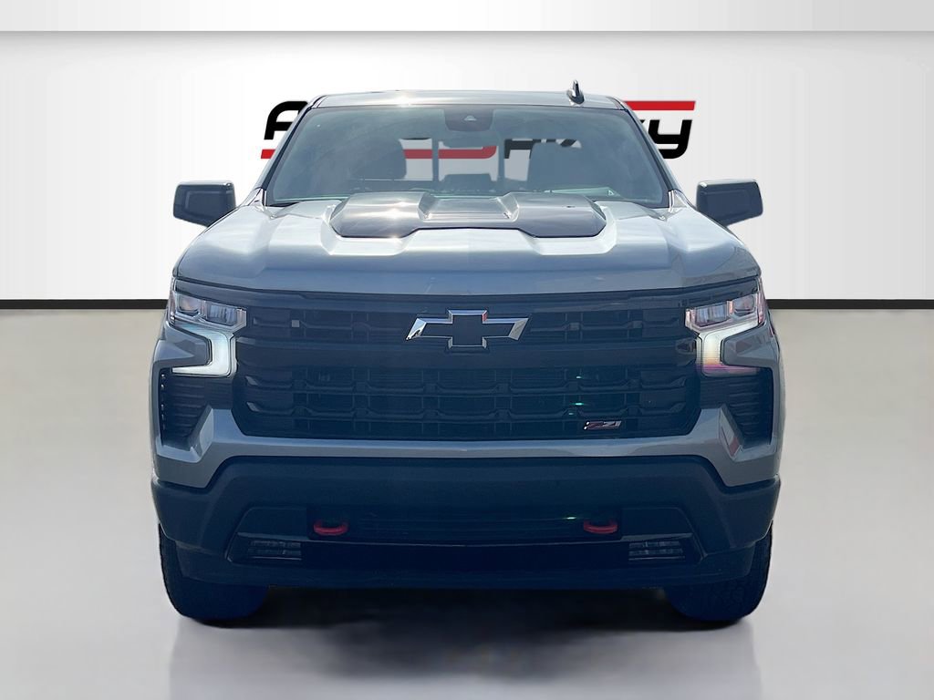 Used 2024 Chevrolet Silverado 1500 LT Trail Boss w/ Convenience Package II image 2
