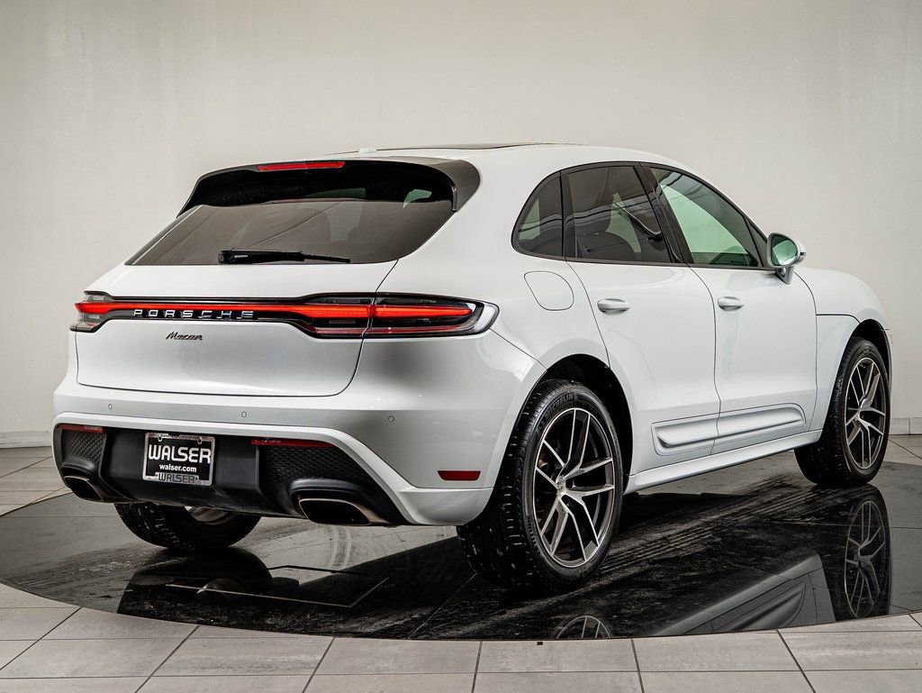 Certified 2025 Porsche Macan image 8