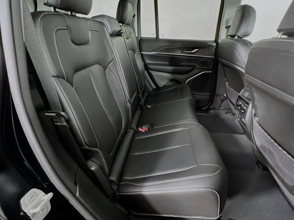 Used 2023 Jeep Grand Cherokee 4WD 4xe image 29