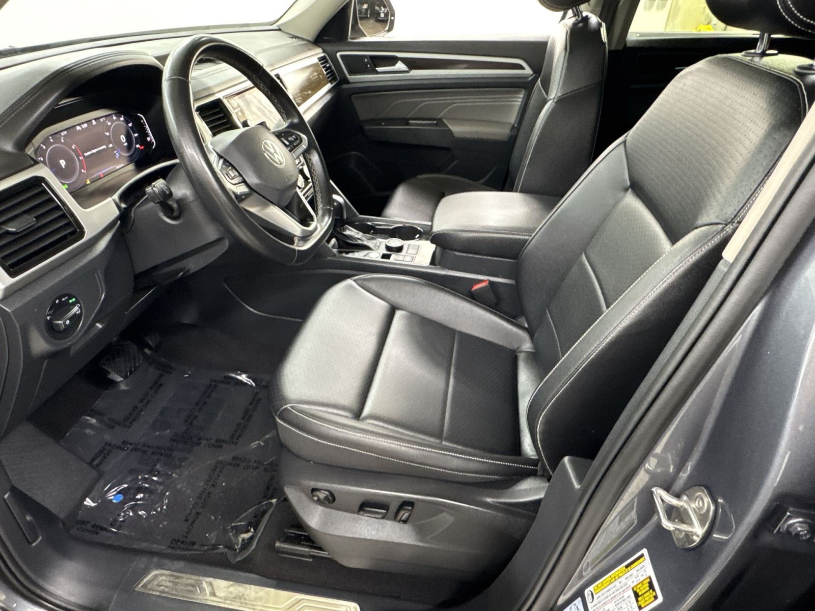 Used 2022 Volkswagen Atlas SE w/ Panoramic Sunroof Package AWD/4WD image 16