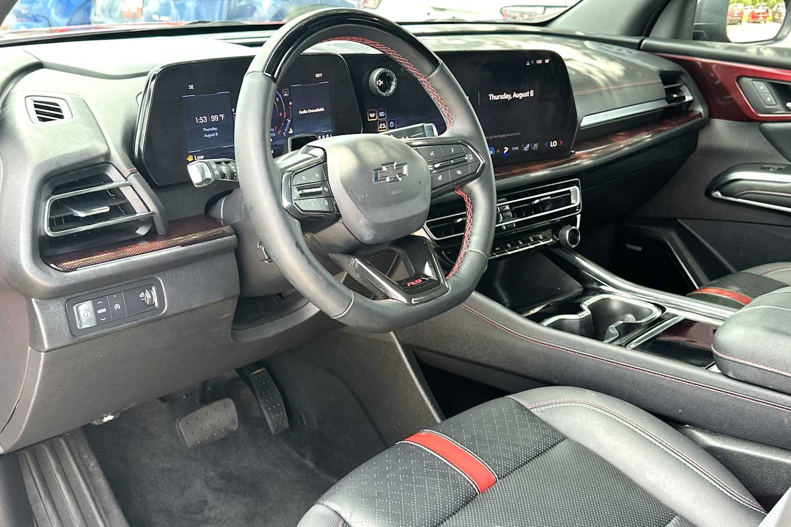 Used 2025 Chevrolet Traverse RS FWD image 18
