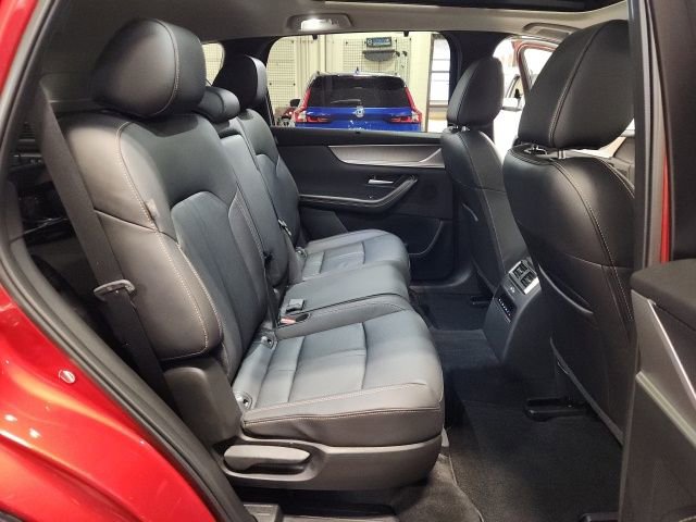 Certified 2025 MAZDA CX-70 Plug-In Hybrid w/ Premium Pkg image 30