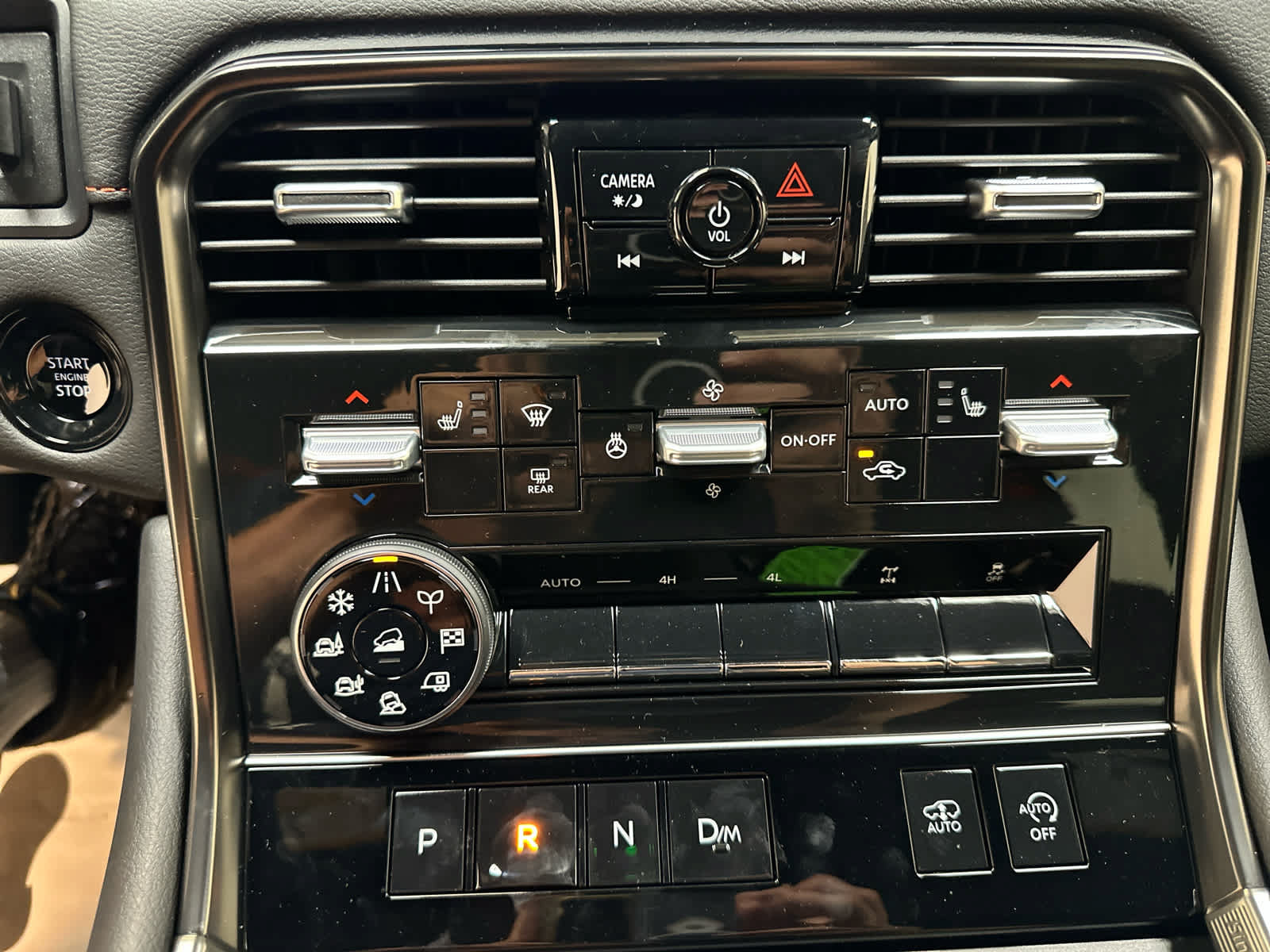 New 2025 Nissan Armada PRO-4X AWD/4WD image 16