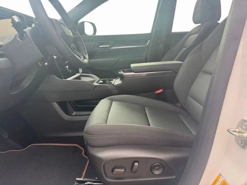 New 2026 GMC Terrain AT4 w/ Convenience Package III AWD/4WD image 9