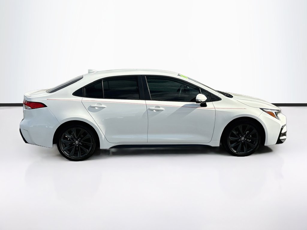 Certified 2025 Toyota Corolla SE FWD image 4