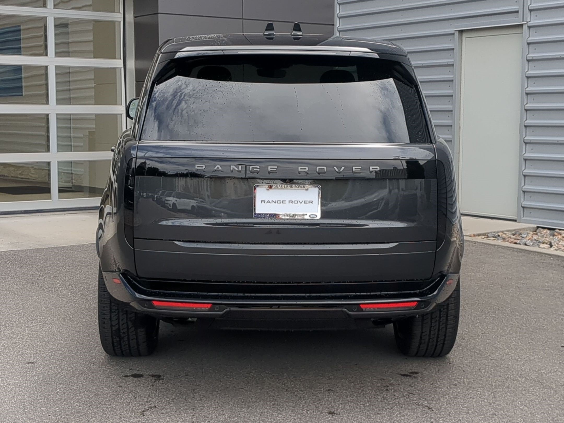 New 2026 Land Rover Range Rover Long Wheelbase SE AWD/4WD image 6