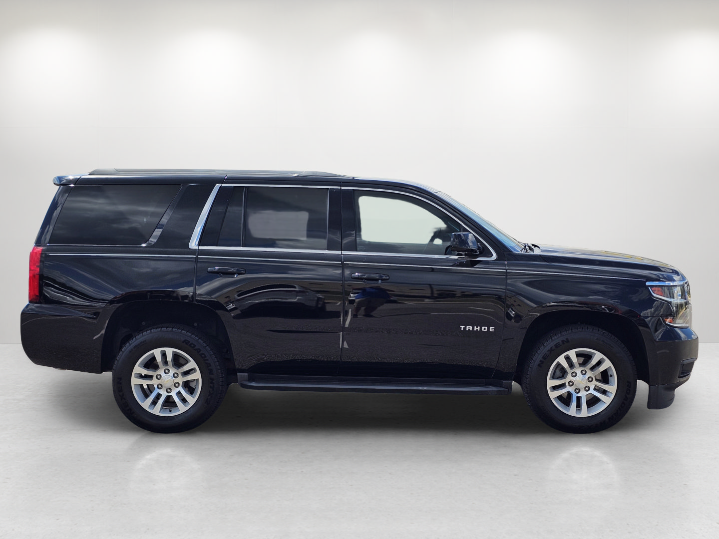 Used 2018 Chevrolet Tahoe LS RWD image 4