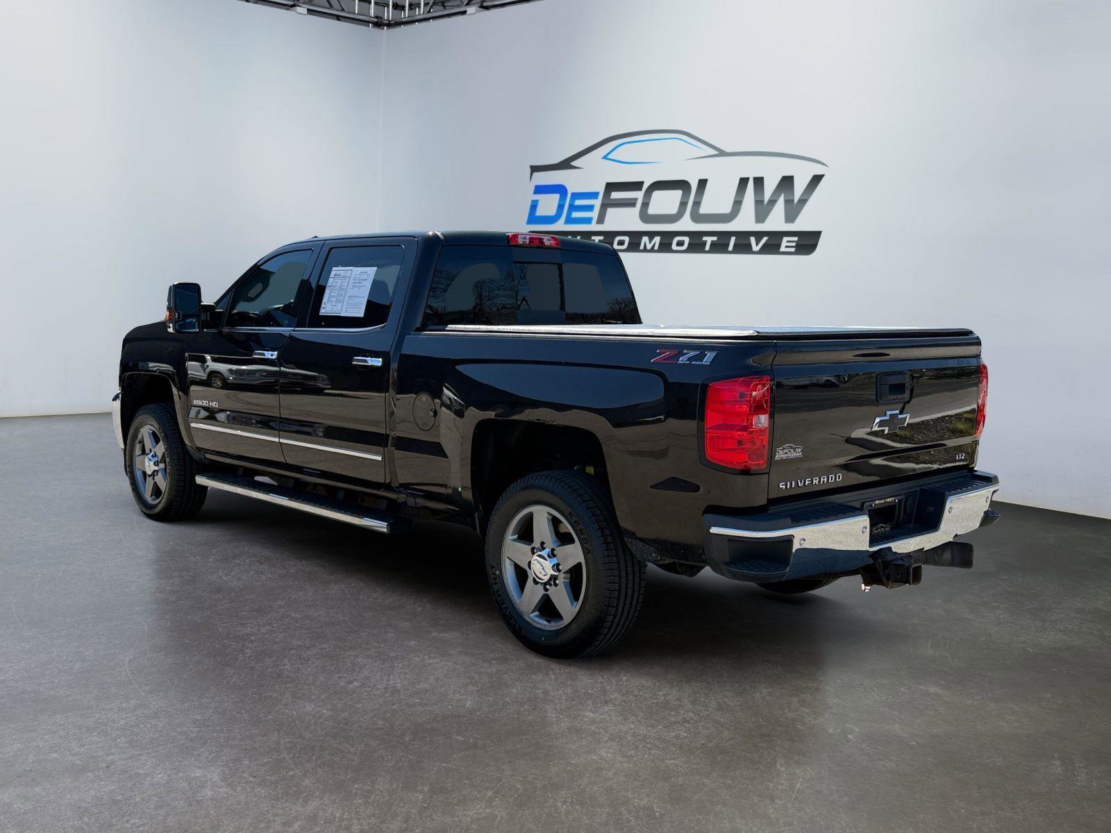 Used 2018 Chevrolet Silverado 2500 LTZ w/ LTZ Plus Package image 5