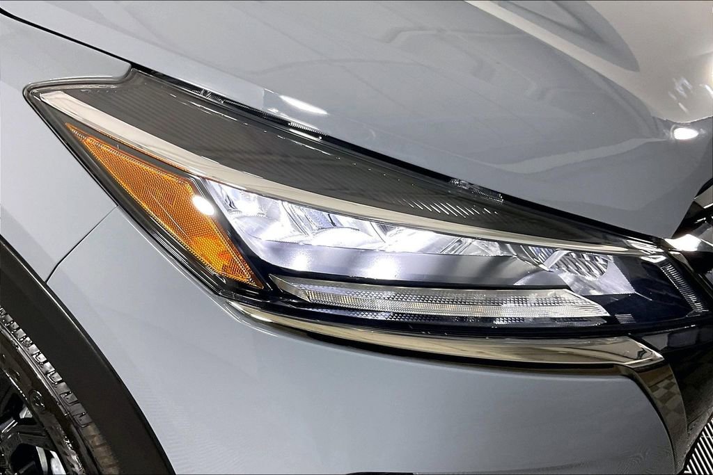 Used 2024 Nissan Kicks SR w/ SR Premium Package image 39