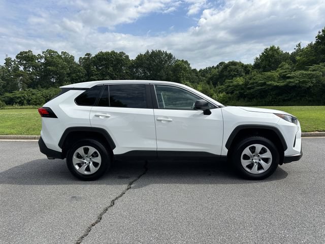 Used 2022 Toyota RAV4 LE FWD image 10