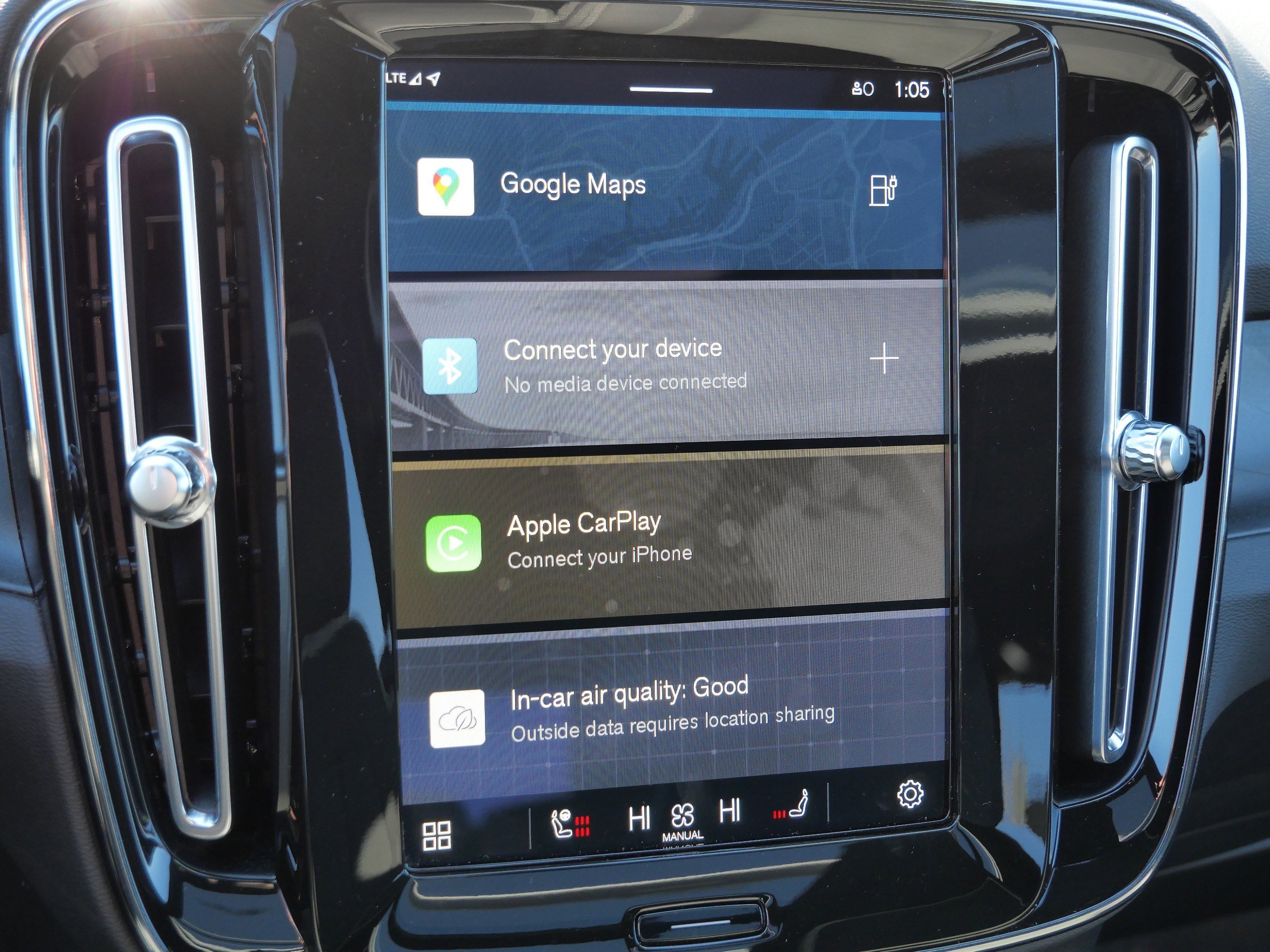 Used 2023 Volvo XC40 Recharge Ultimate image 31