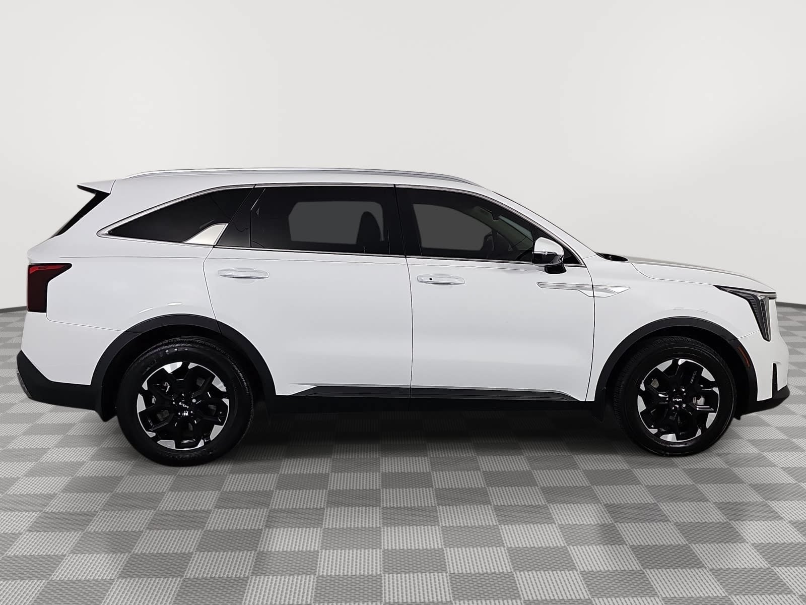 Used 2024 Kia Sorento S FWD image 9