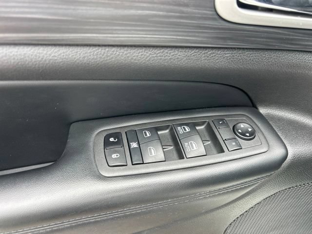 Used 2022 Jeep Grand Cherokee Laredo X RWD image 13