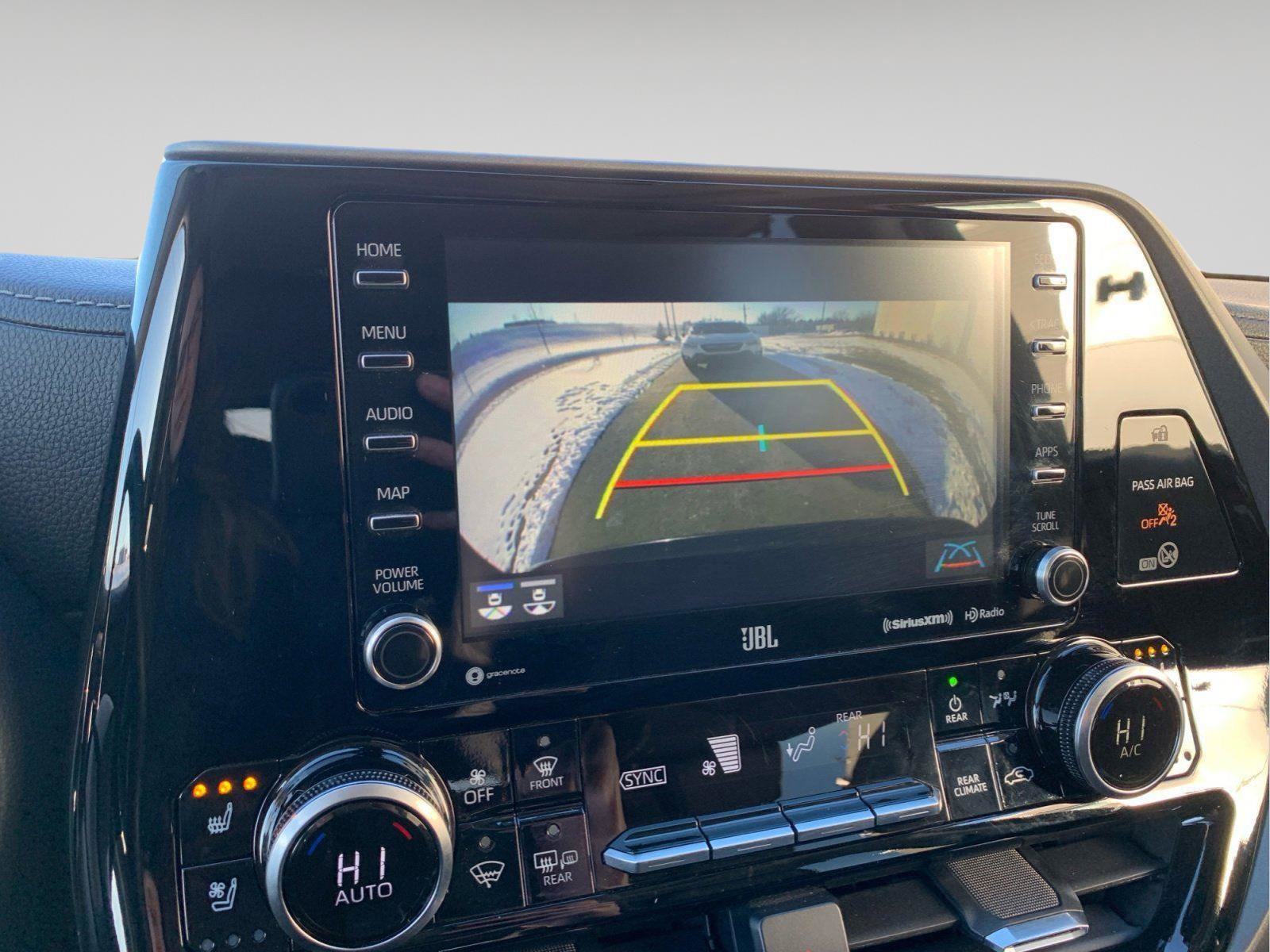 Used 2021 Toyota Highlander Limited image 22