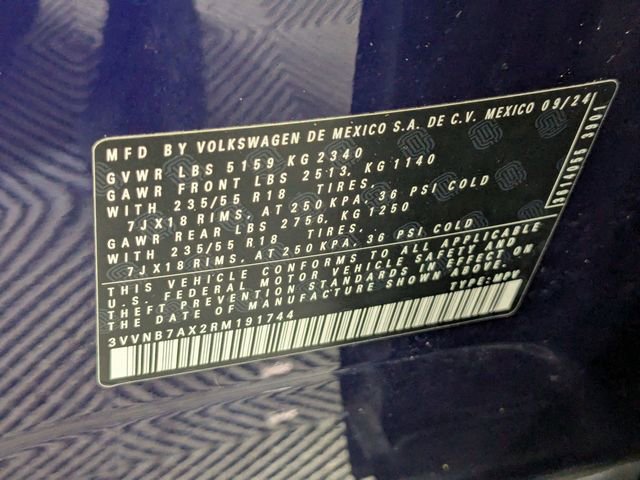 Used 2024 Volkswagen Tiguan SE image 39