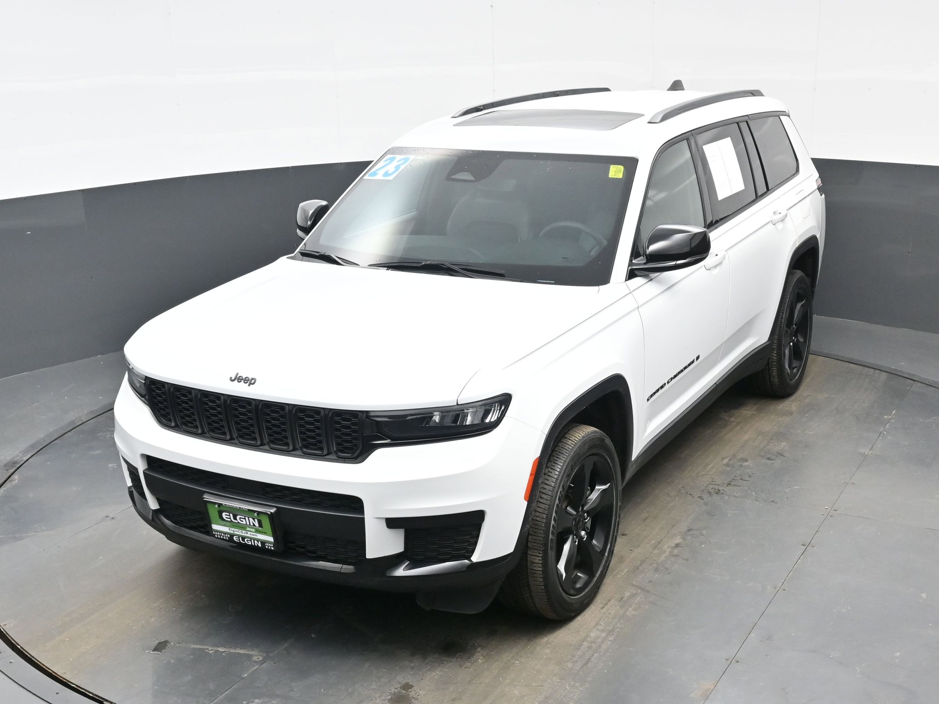 Used 2023 Jeep Grand Cherokee L Laredo image 33