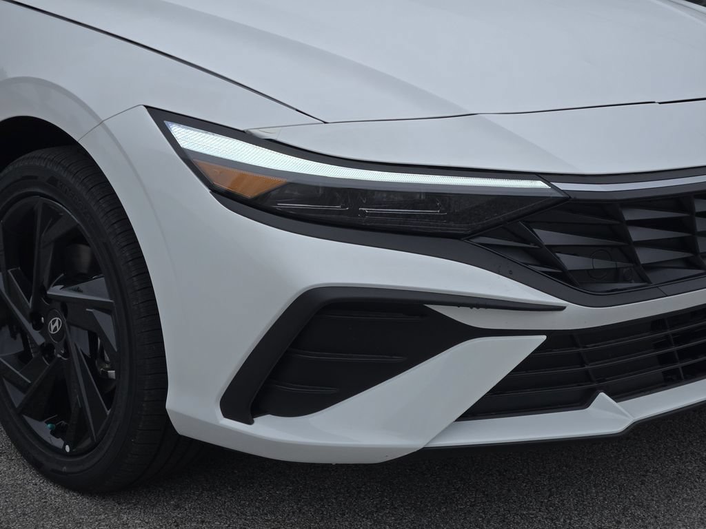 New 2026 Hyundai Elantra SEL FWD image 9