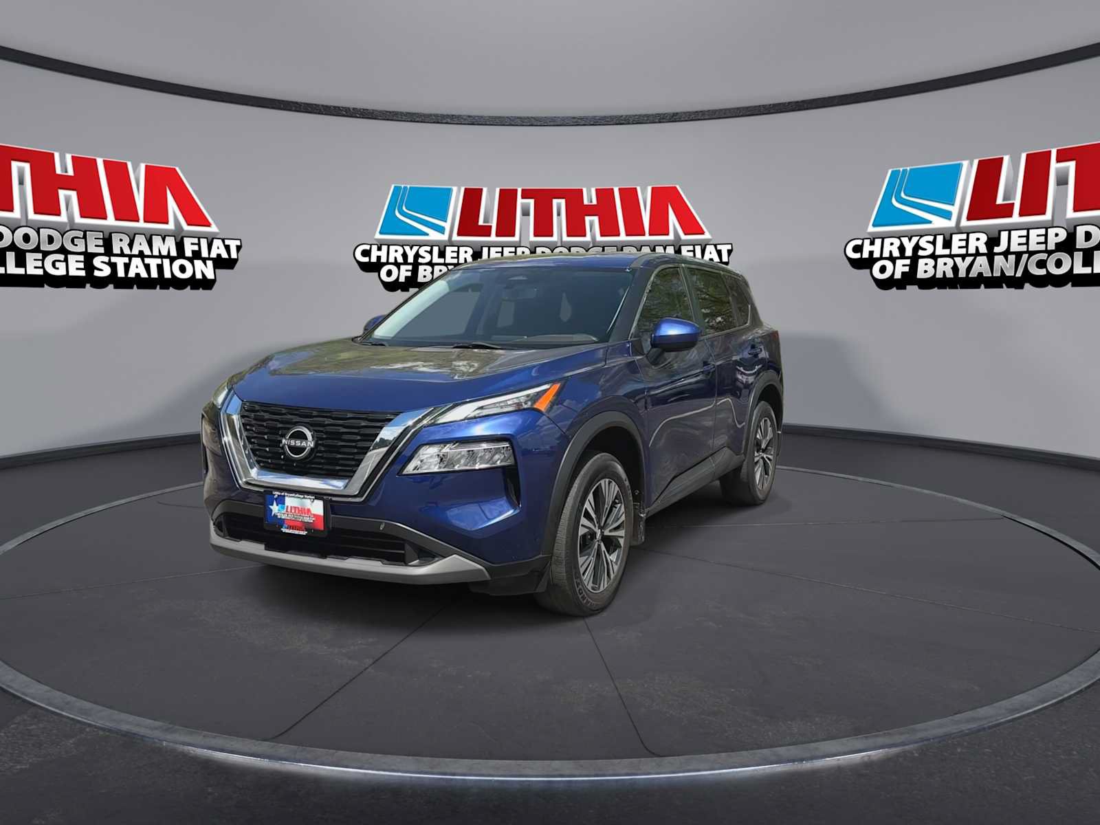 Used 2023 Nissan Rogue SV FWD image 3