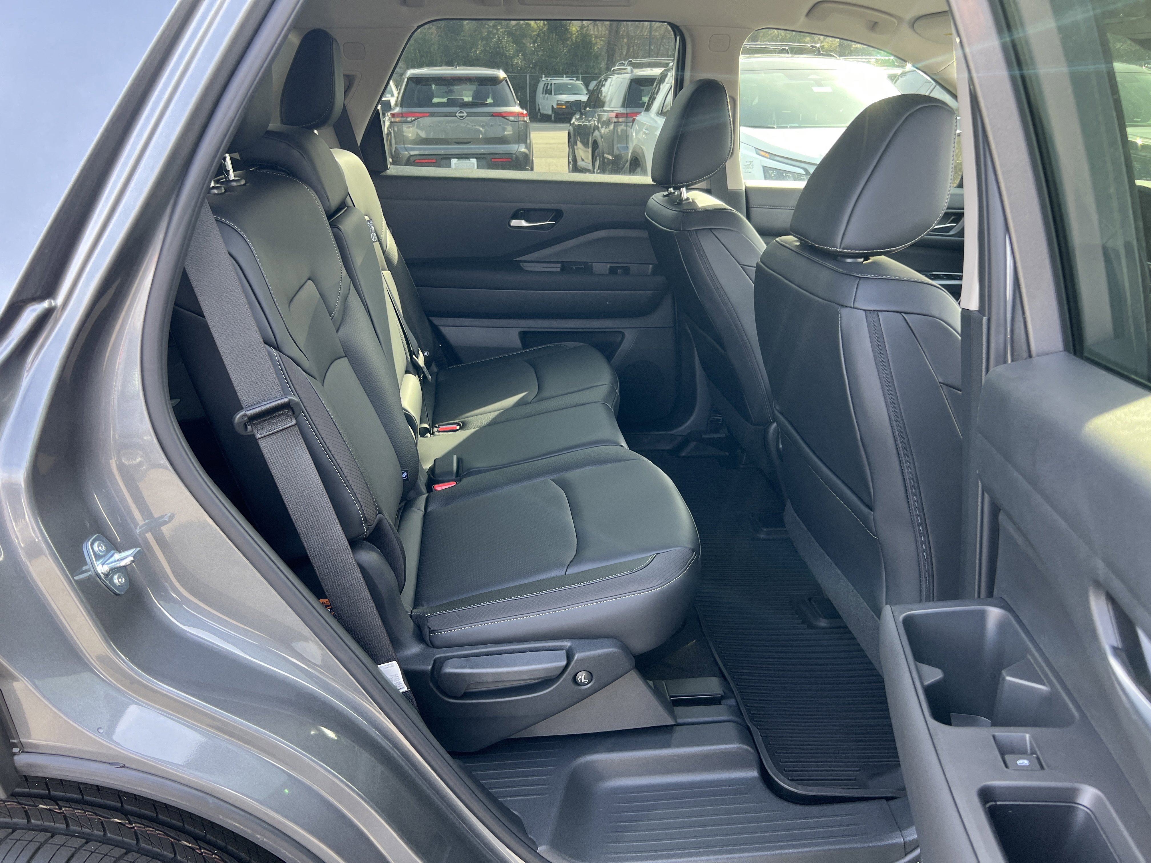 New 2026 Nissan Pathfinder SL image 26