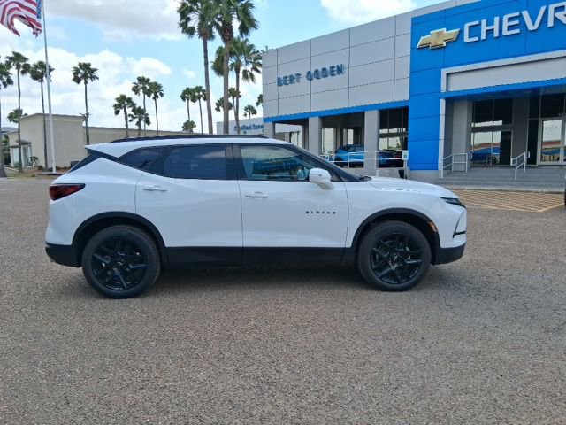 New 2026 Chevrolet Blazer LT w/ LPO, Black Grille Bar Package FWD image 3