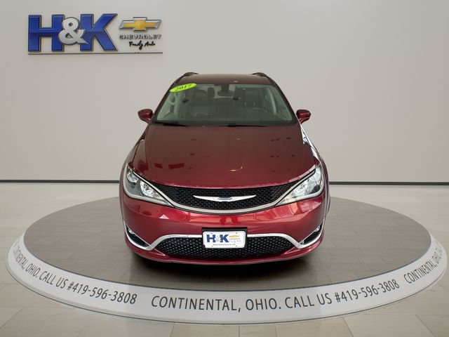 Used 2017 Chrysler Pacifica Touring-L FWD image 2