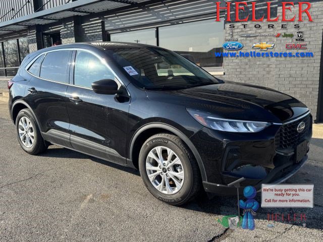 Used 2023 Ford Escape Active image 1