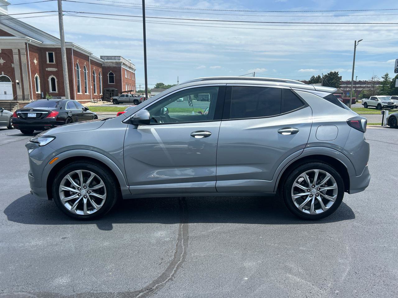 Used 2025 Buick Encore GX Avenir w/ Avenir Convenience Package FWD image 8