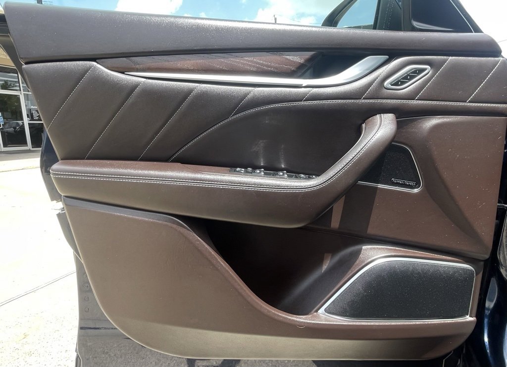 Used 2019 Maserati Levante GranLusso image 33