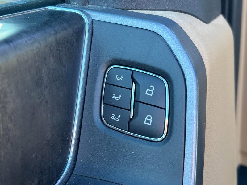 Used 2024 Ford F350 Lariat w/ Chrome Package image 25