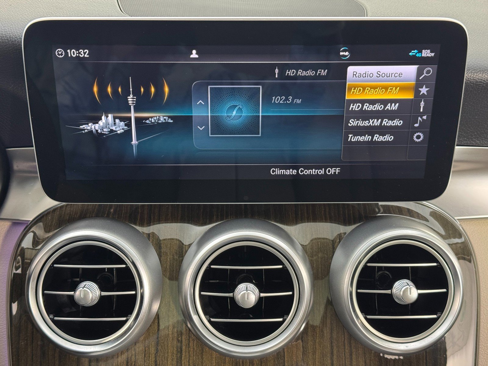 Used 2021 Mercedes-Benz C 300 Sedan w/ Premium Package image 25