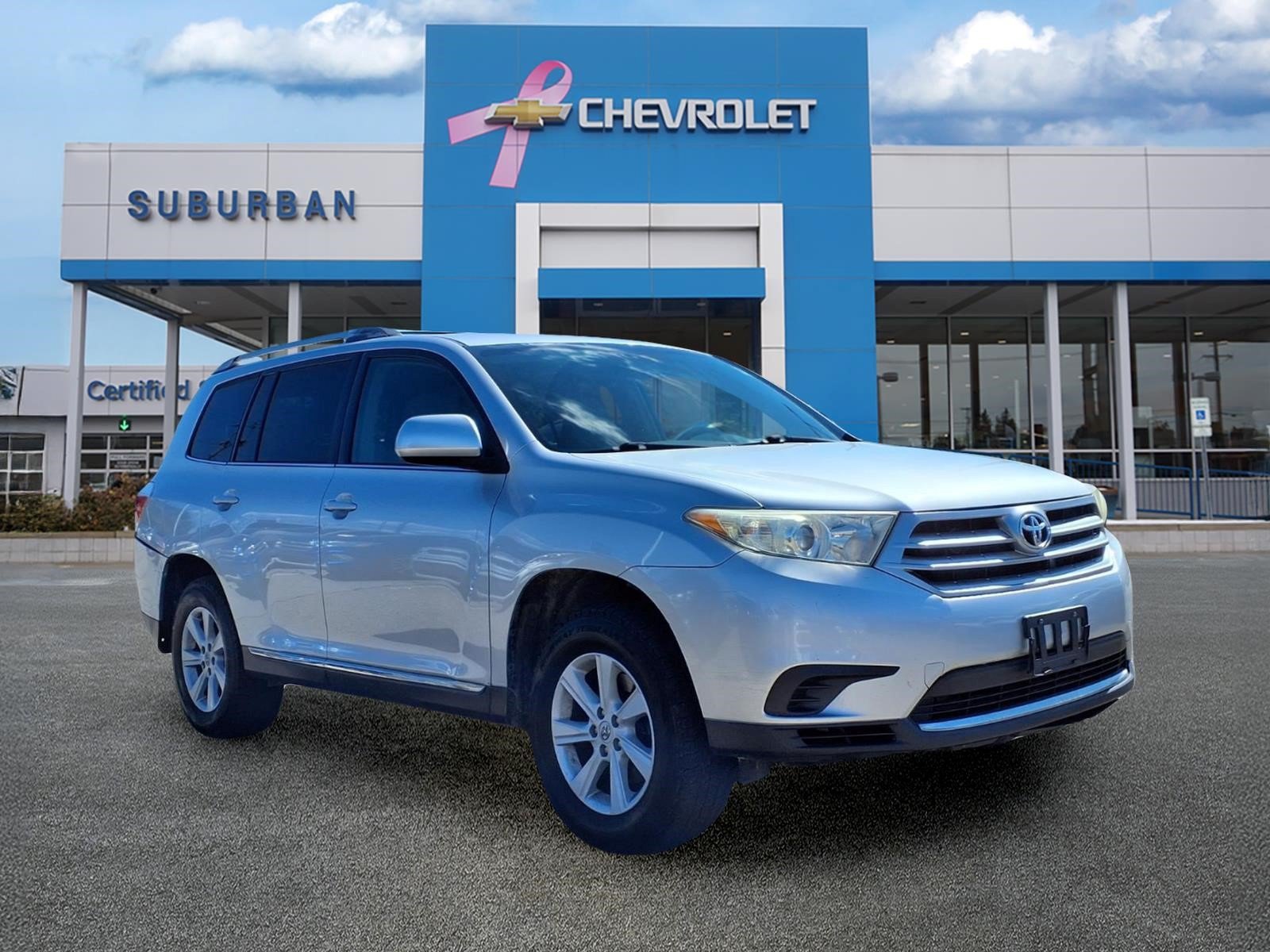 Used 2013 Toyota Highlander FWD w/ Cold Weather Pkg image 3