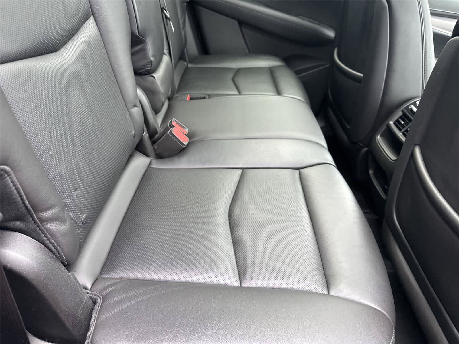 Used 2018 Cadillac XT5 Premium Luxury AWD/4WD image 16