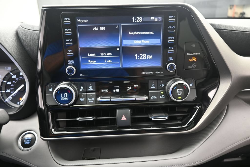 Used 2020 Toyota Highlander XLE FWD image 10