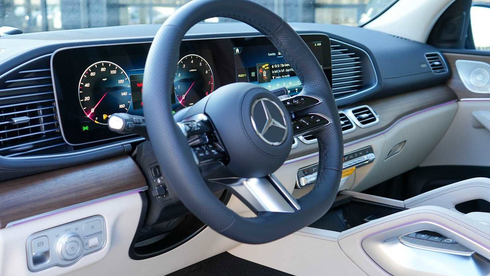 Used 2026 Mercedes-Benz GLS 450 4MATIC image 36