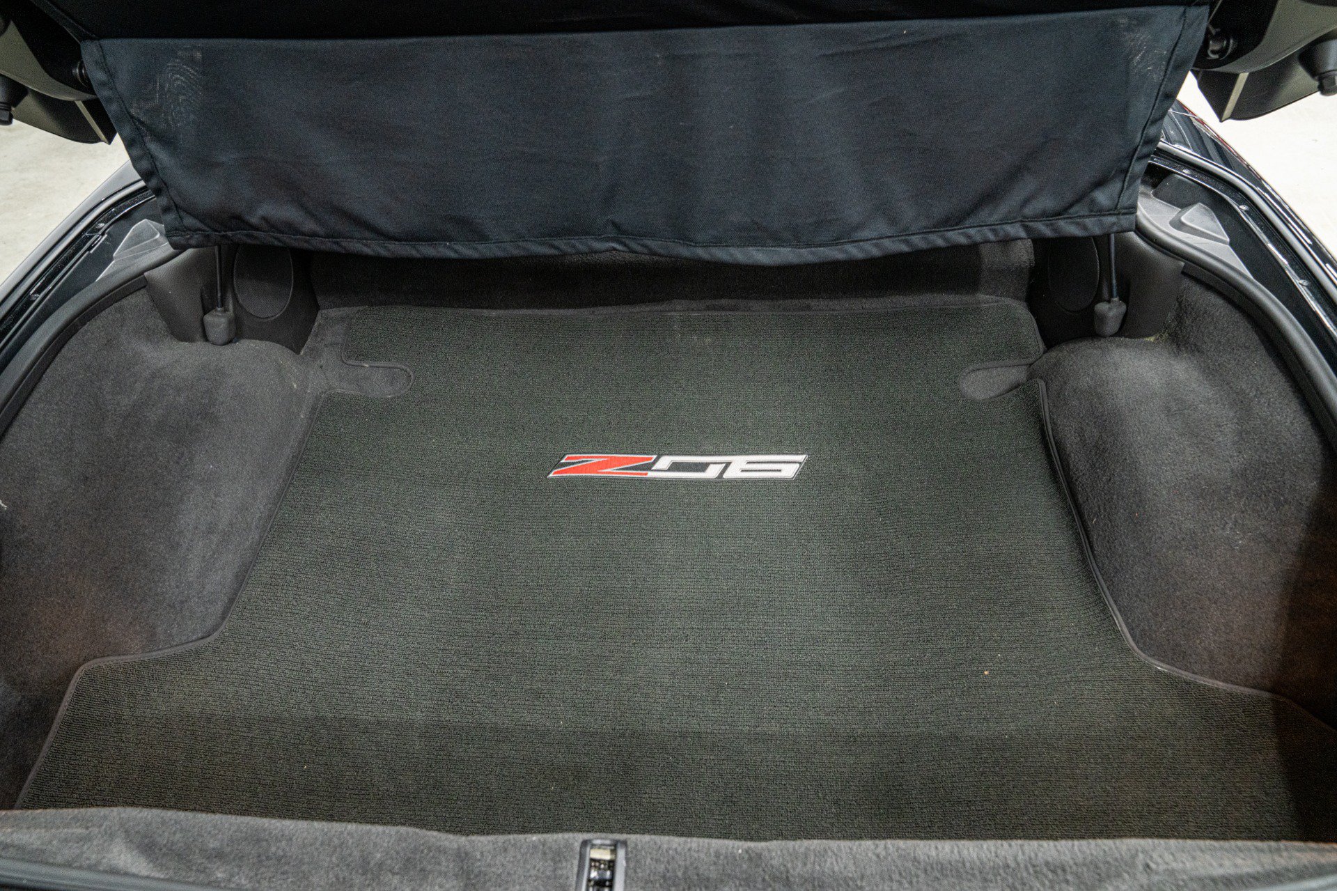 Used 2009 Chevrolet Corvette ZR1 w/ Preferred Equipment Group RWD image 18