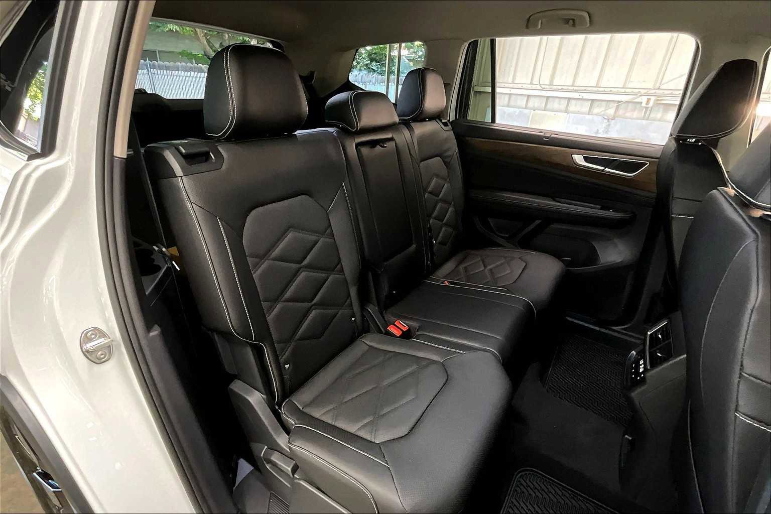 New 2025 Volkswagen Atlas SE image 26