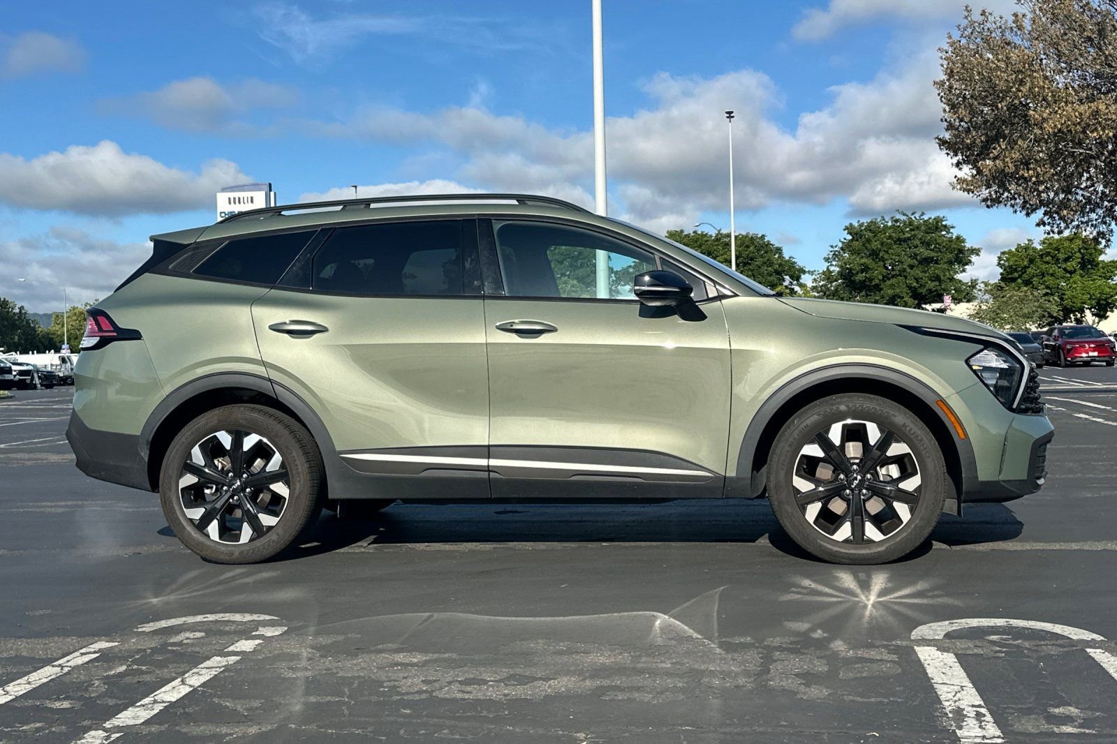 Certified 2023 Kia Sportage X-Line w/ X-Line Premium Package AWD/4WD image 3