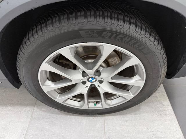 Used 2021 BMW X5 xDrive40i w/ Convenience Package AWD/4WD image 5