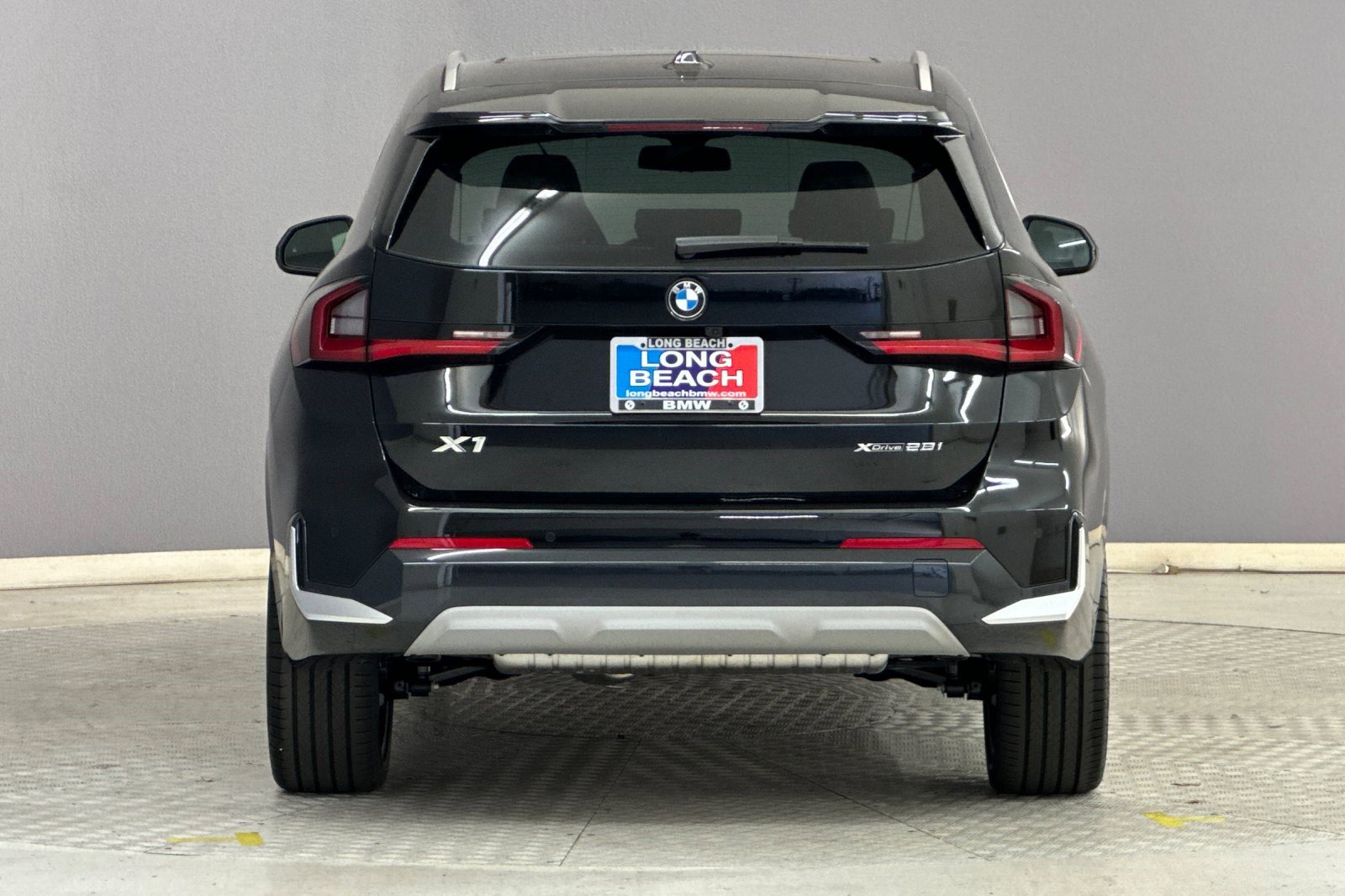 Used 2025 BMW X1 xDrive28i w/ Convenience Package AWD/4WD image 10