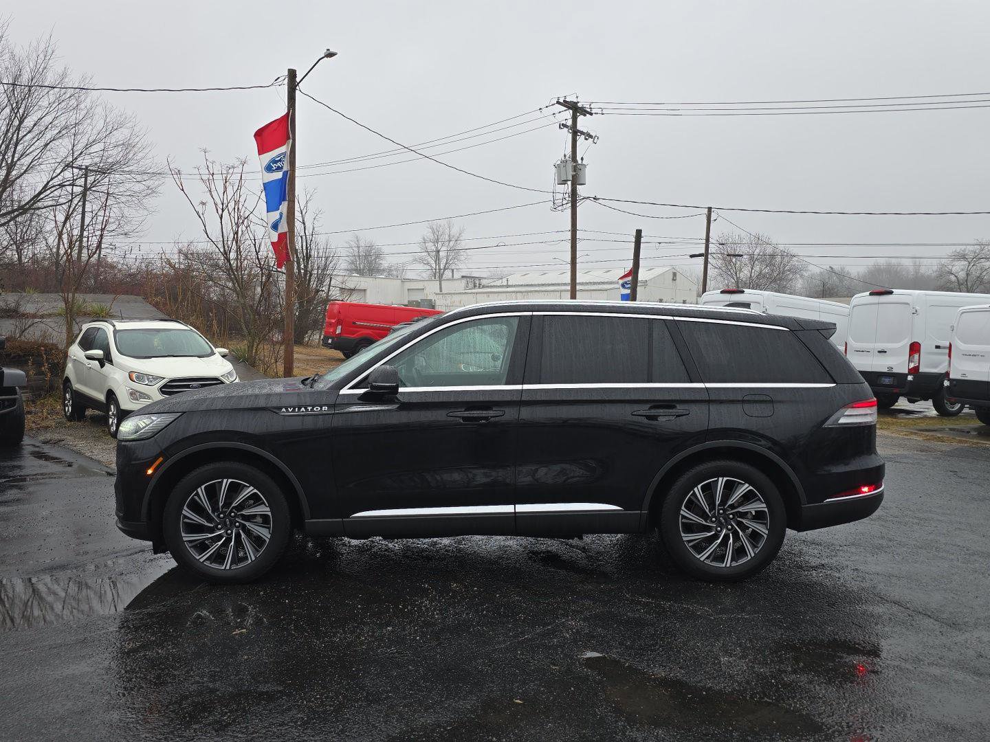 Used 2025 Lincoln Aviator AWD image 41