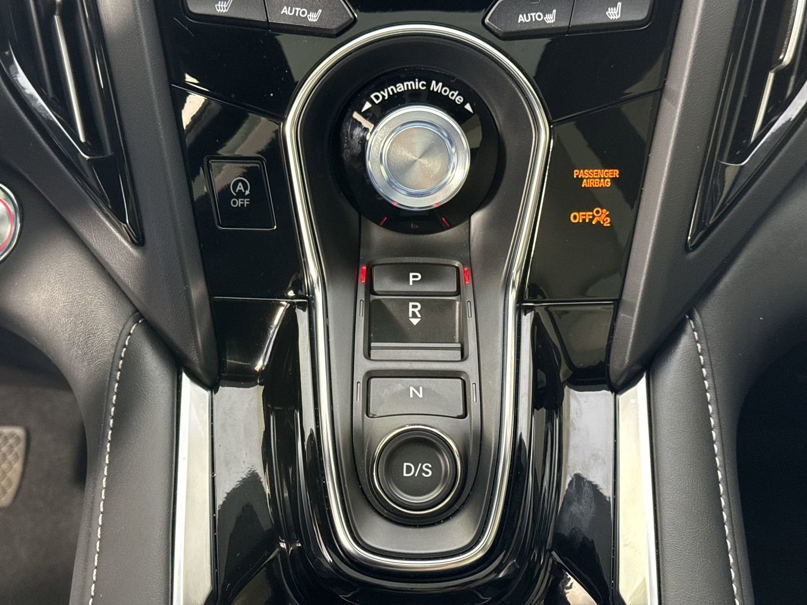 Used 2025 Acura RDX SH-AWD image 18
