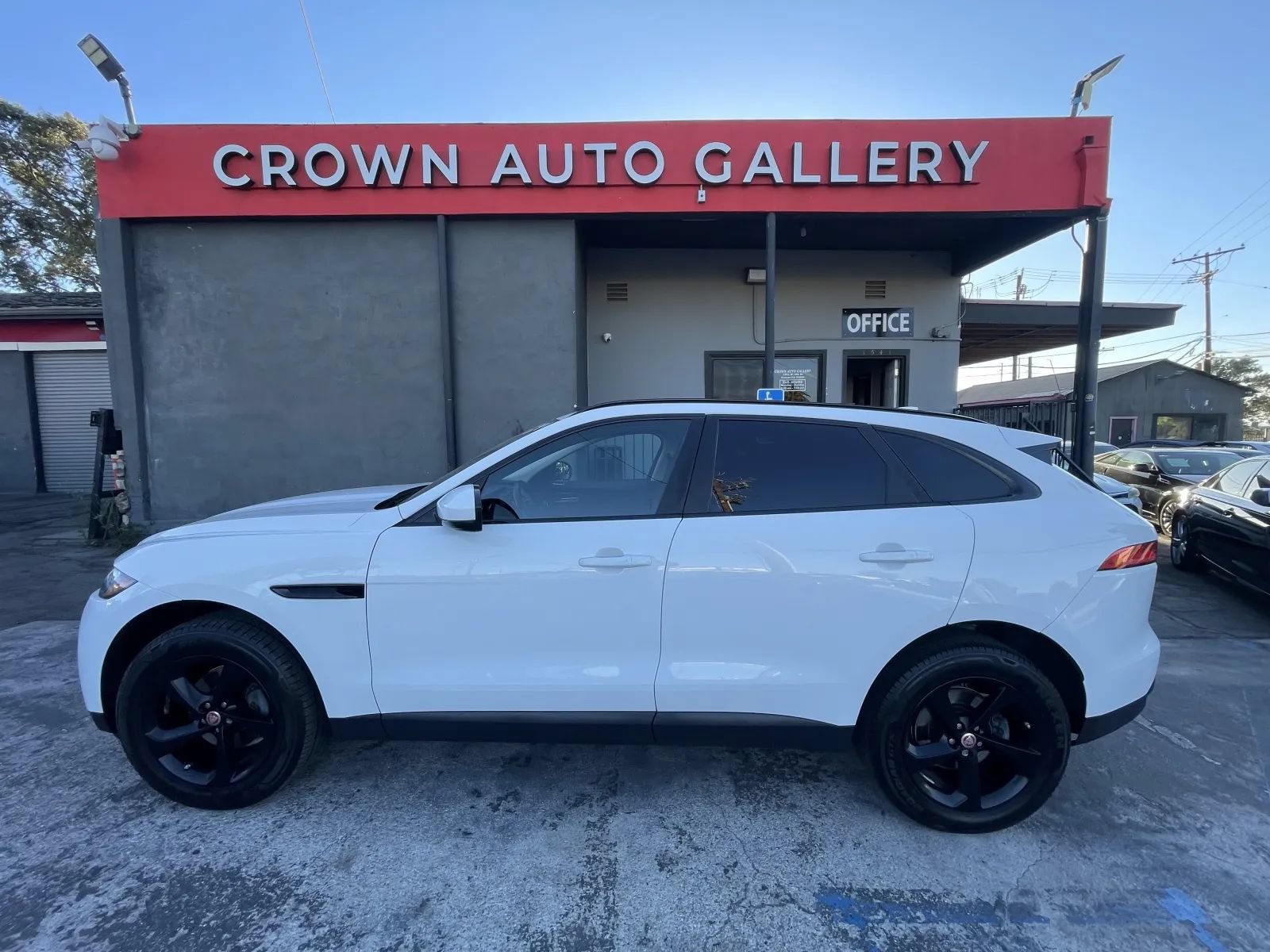 Used 2019 Jaguar F-PACE Premium AWD/4WD image 6