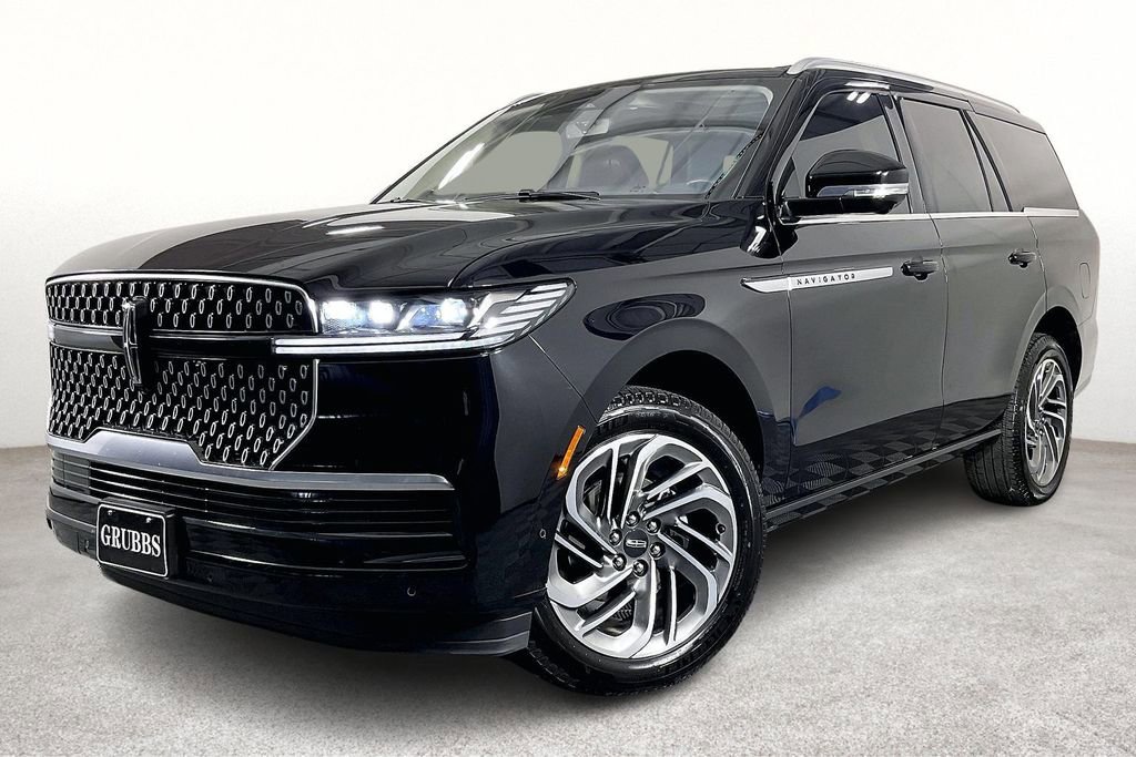 Used 2025 Lincoln Navigator Reserve image 14