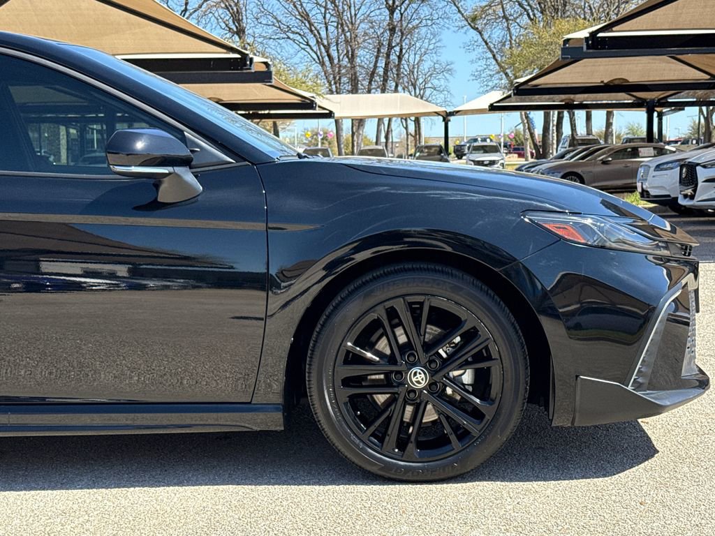 Used 2025 Toyota Camry SE w/ Multimedia Upgrade Package FWD image 5