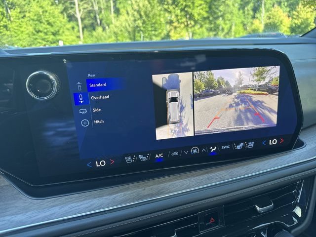 Used 2025 Chevrolet Tahoe High Country AWD/4WD image 35
